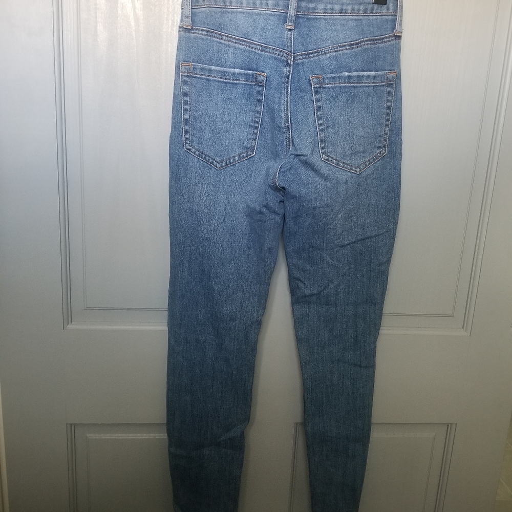 Guess Jeans - Picture 2 of 5